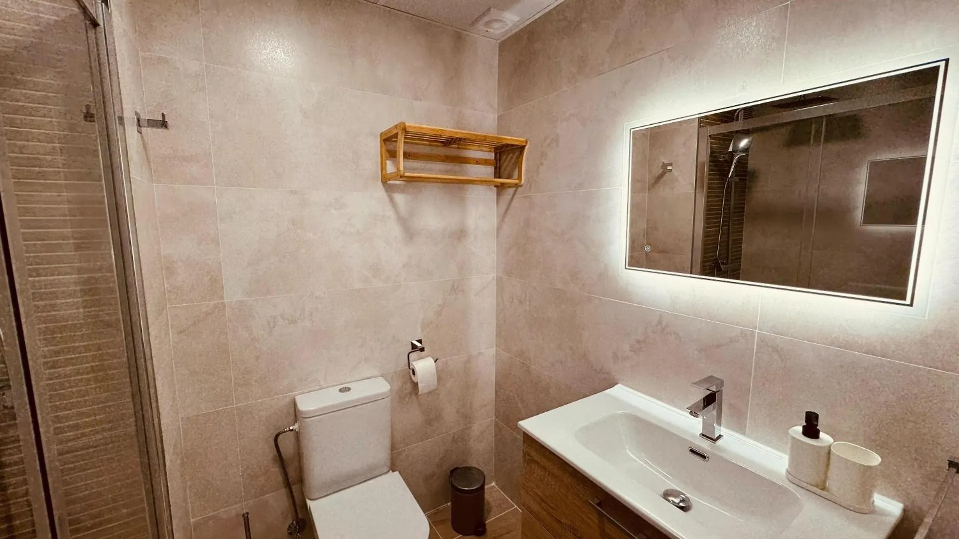 Mia'S Benalbeach Apartment 베날마데나코스타