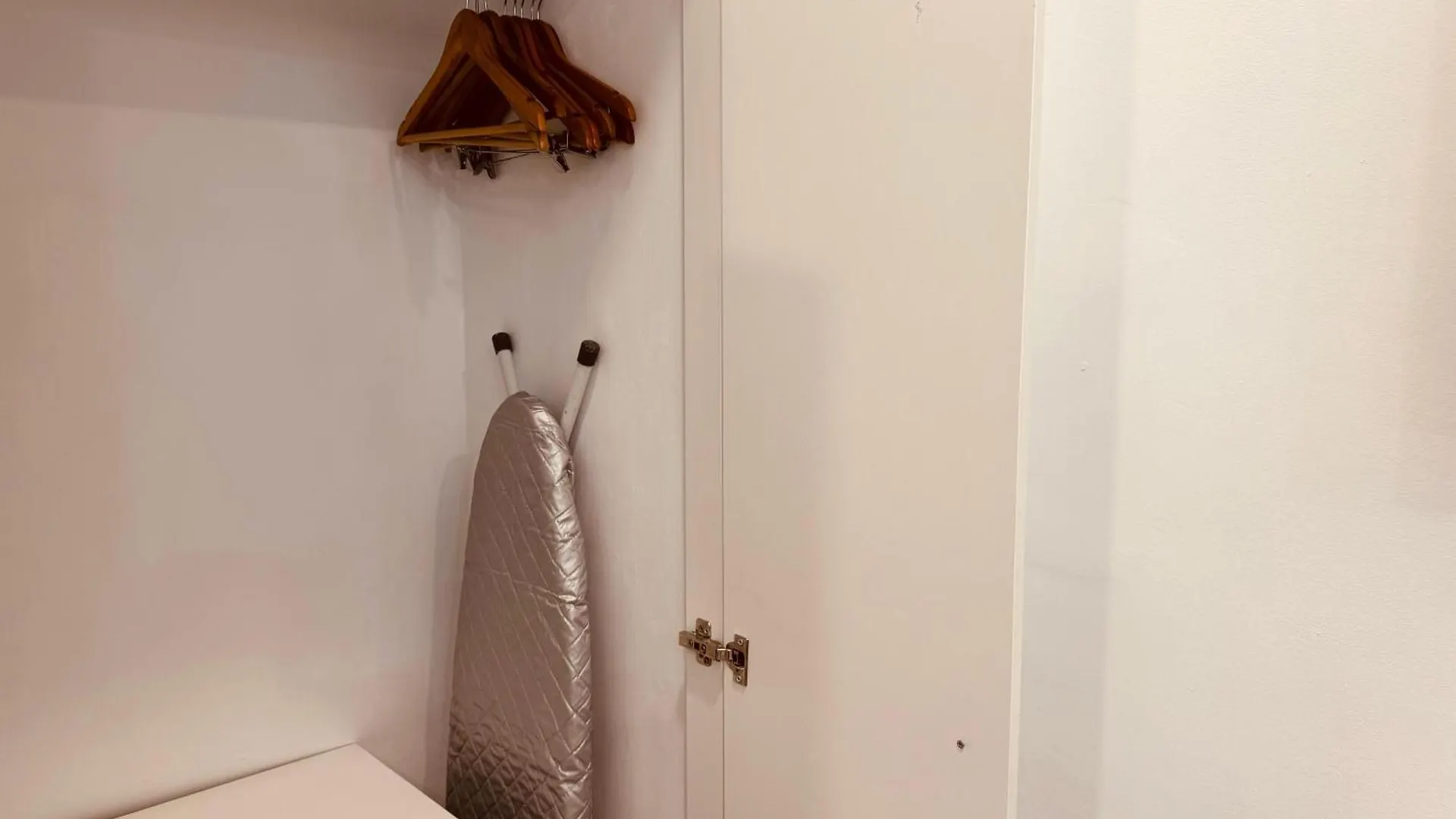 Mia'S Benalbeach Apartment 베날마데나코스타