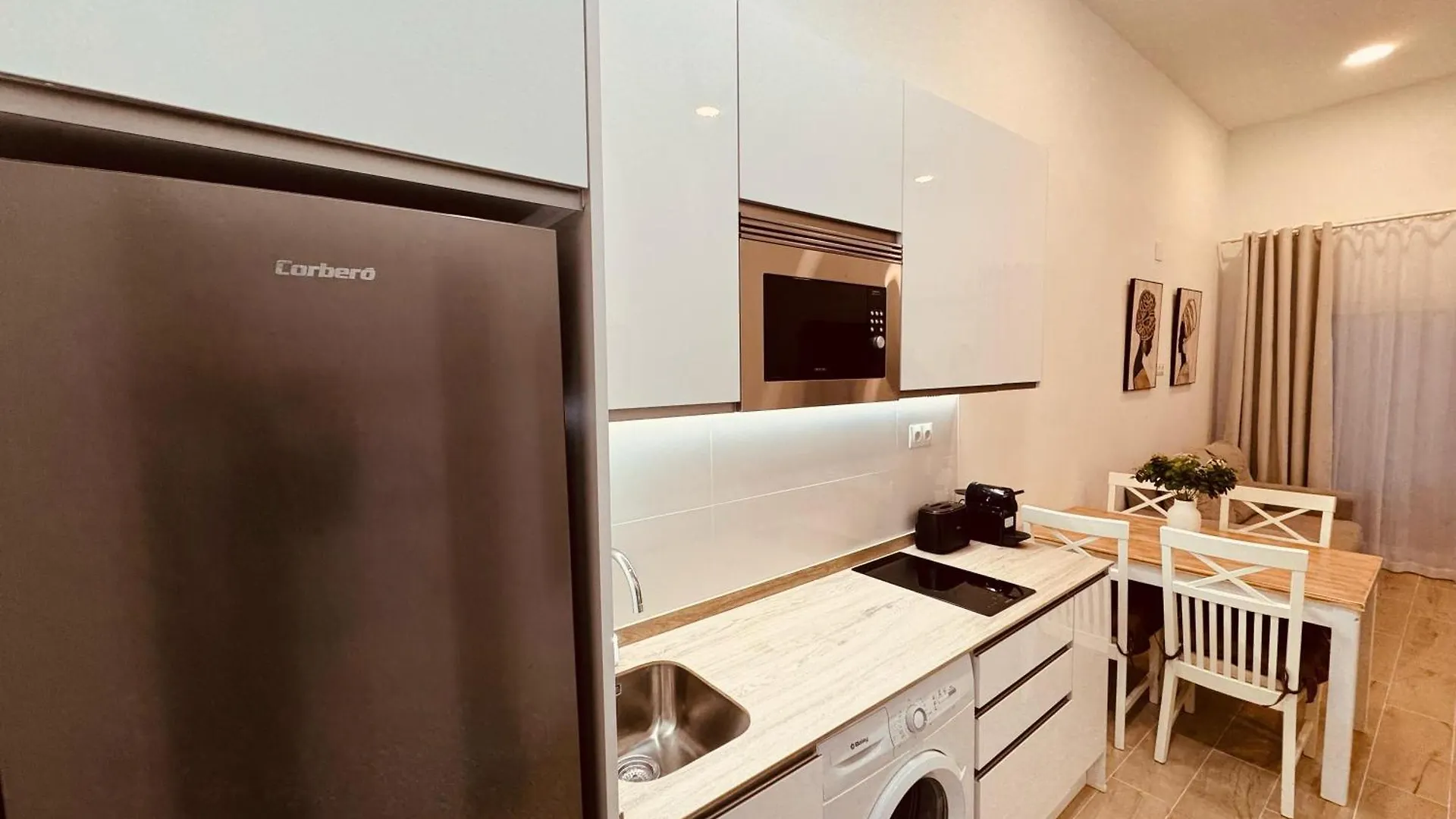 Mia'S Benalbeach Apartment 베날마데나코스타