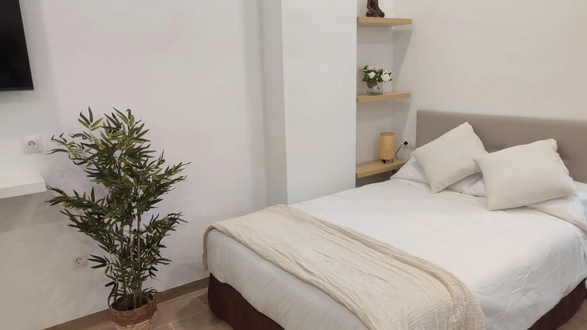 Mia'S Benalbeach Apartment 베날마데나코스타